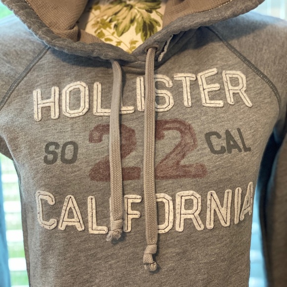 Hollister Pullover Hoodie - Picture 3 of 7